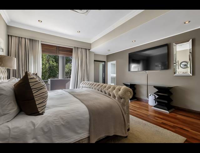 5 BEDROOM HOUSE FOR SALE IN HYDE PARK